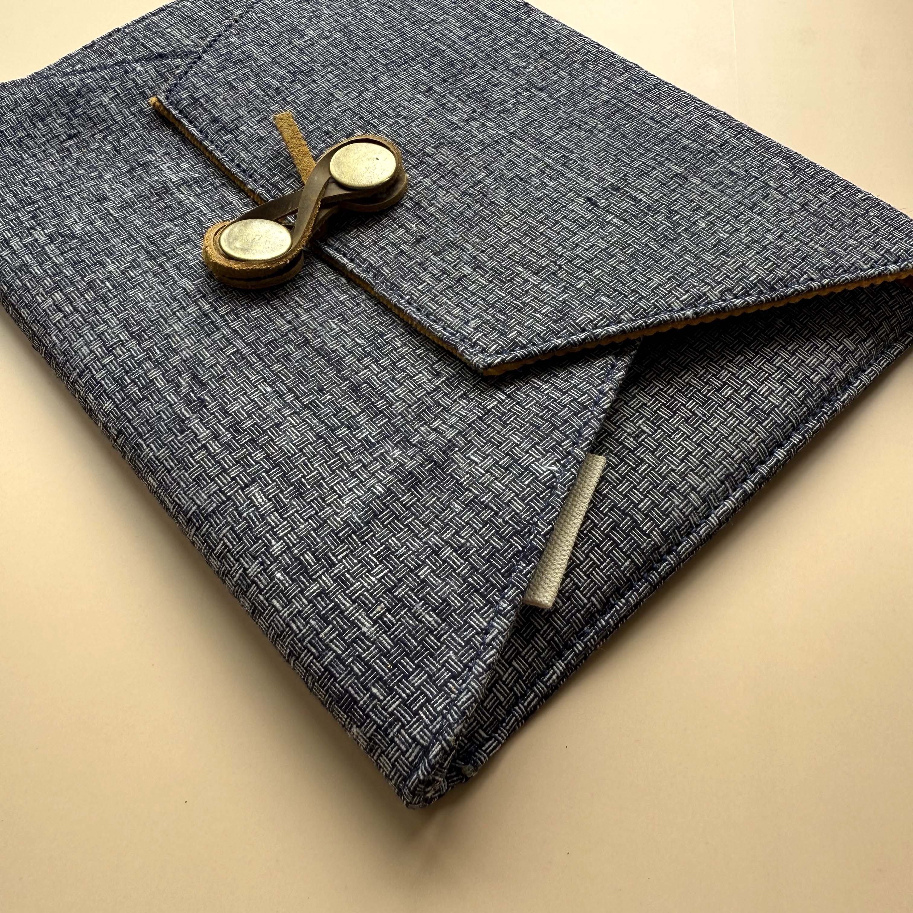 iPad Cover - 11 inch