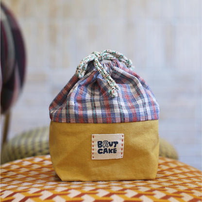 Tu Bu Drawstring Pouch