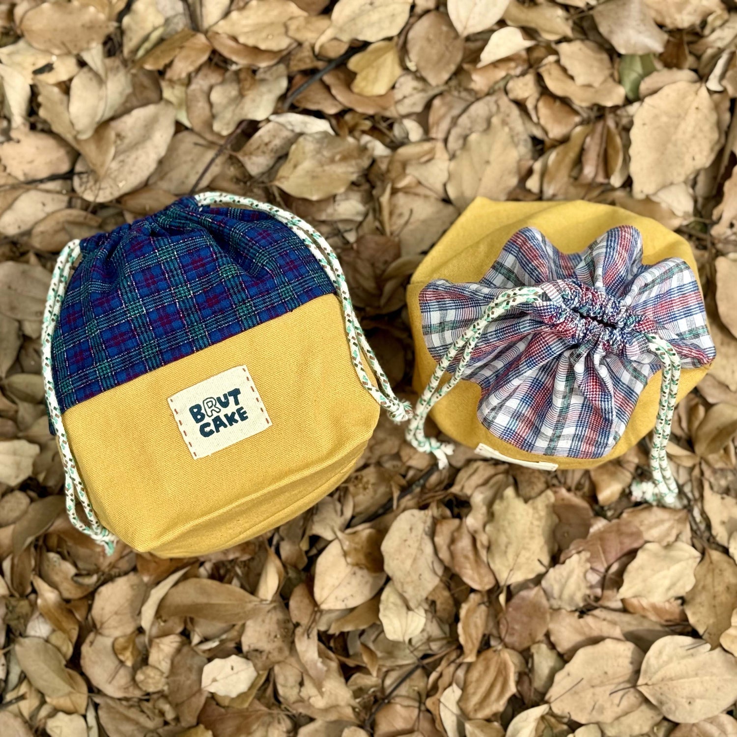 Tu Bu Drawstring Pouch