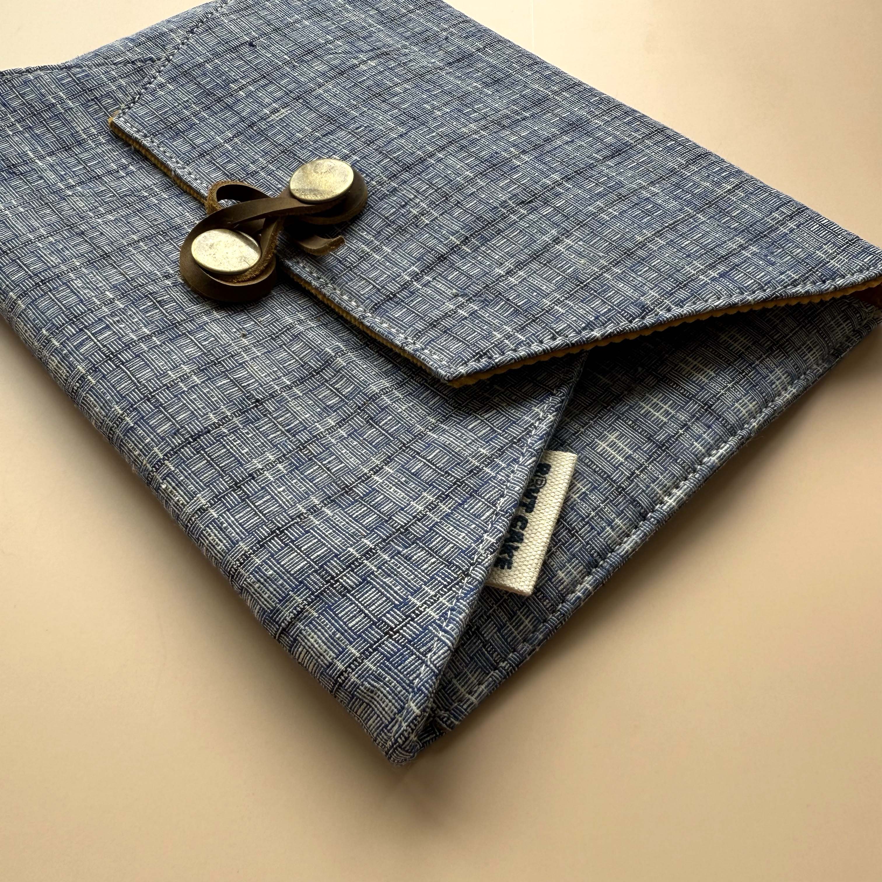 iPad Cover - 11 inch