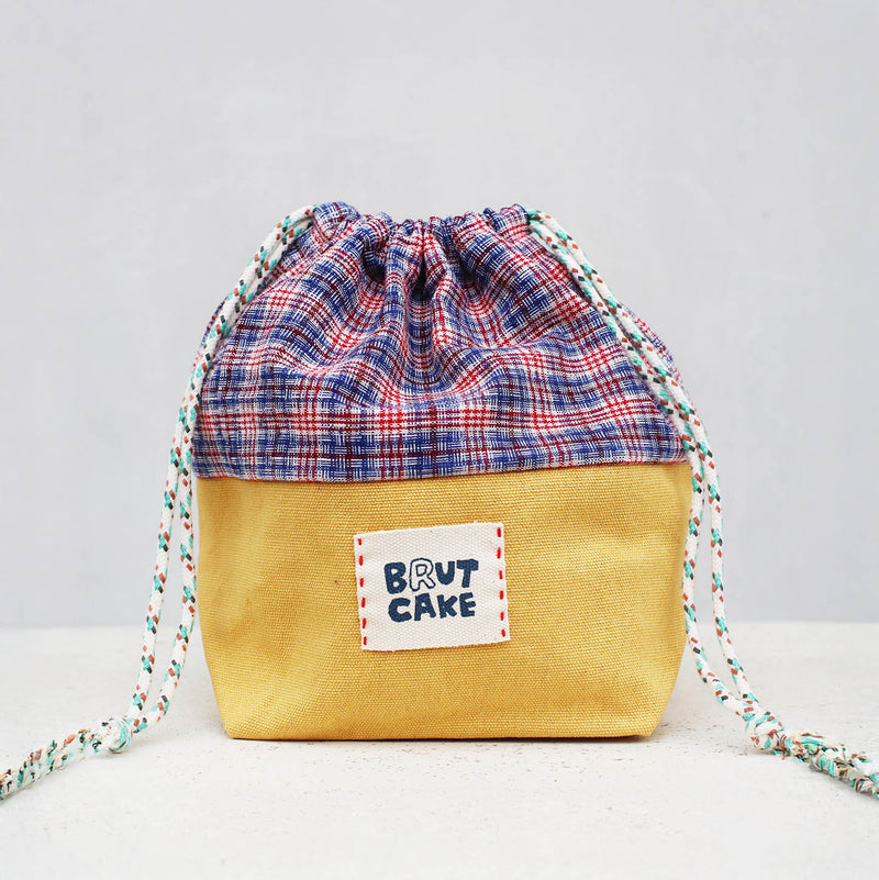 Tu Bu Drawstring Pouch