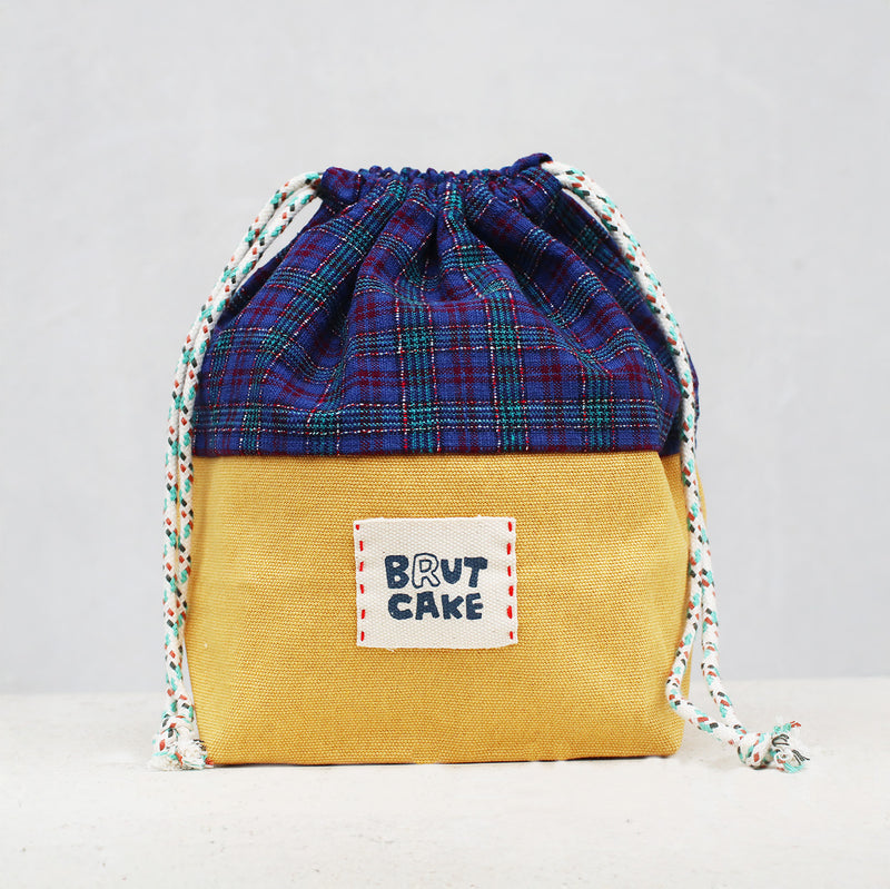 Tu Bu Drawstring Pouch