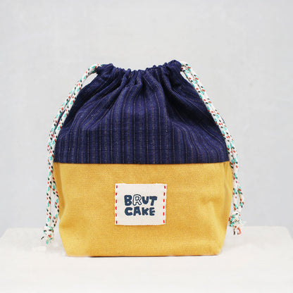 Tu Bu Drawstring Pouch