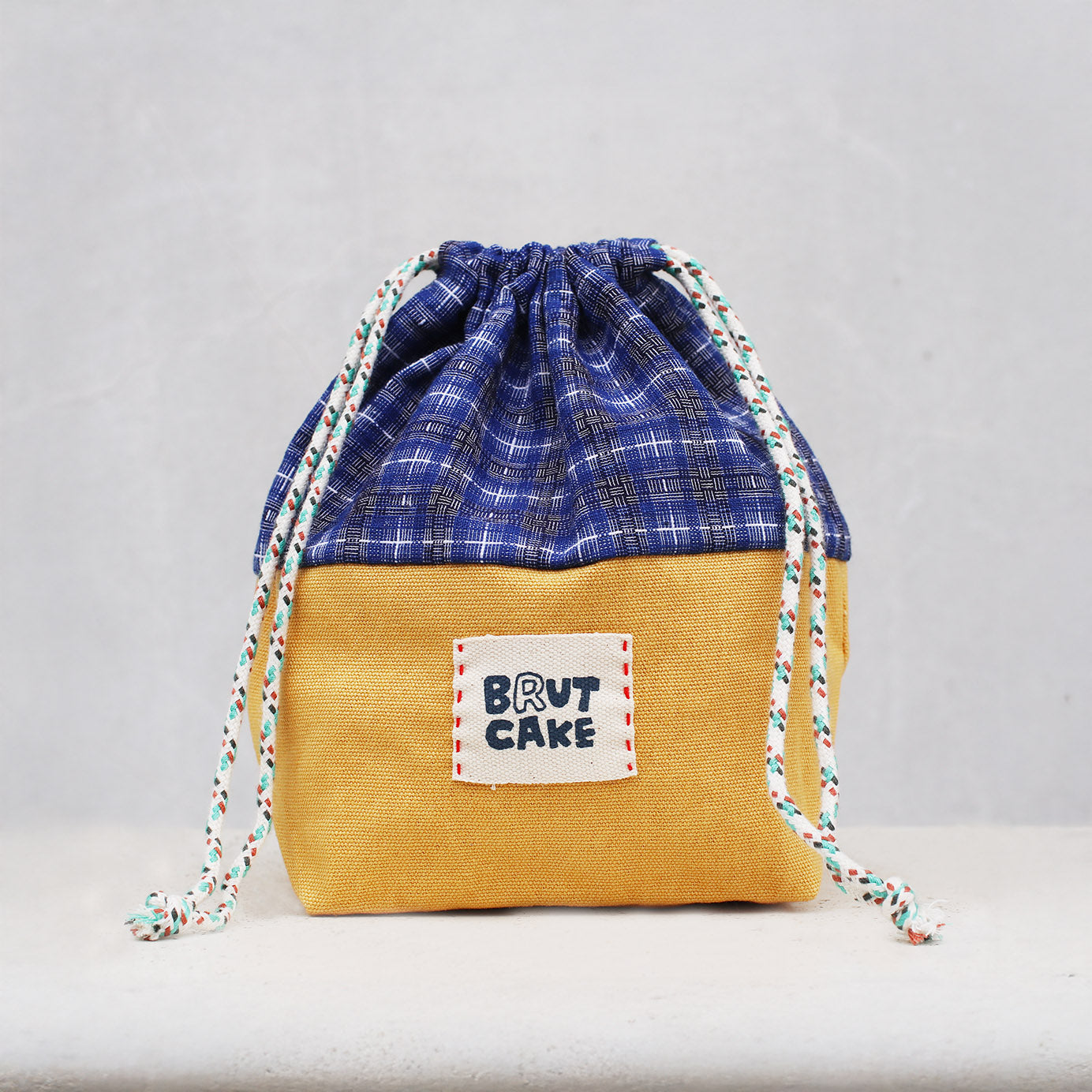 Tu Bu Drawstring Pouch